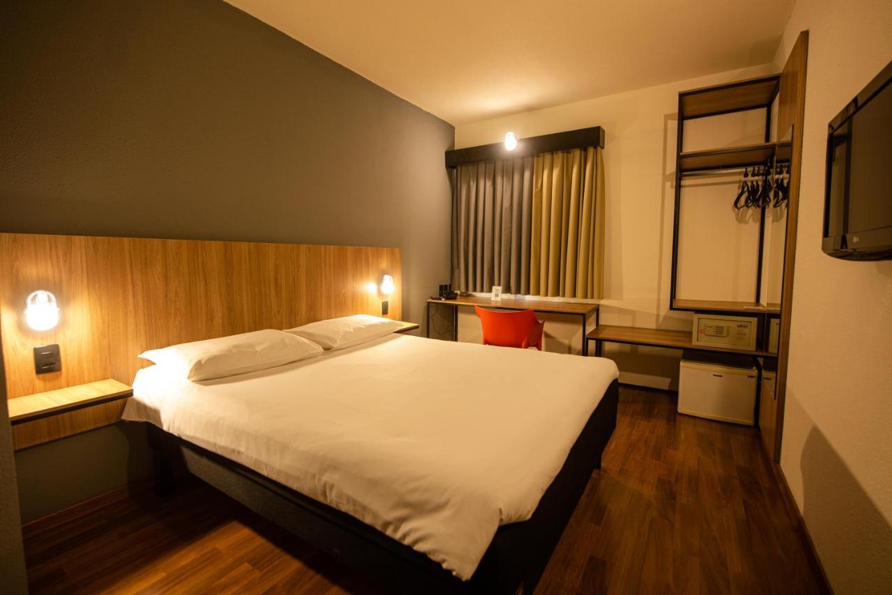 Ibis Betim Hotell Exteriör bild