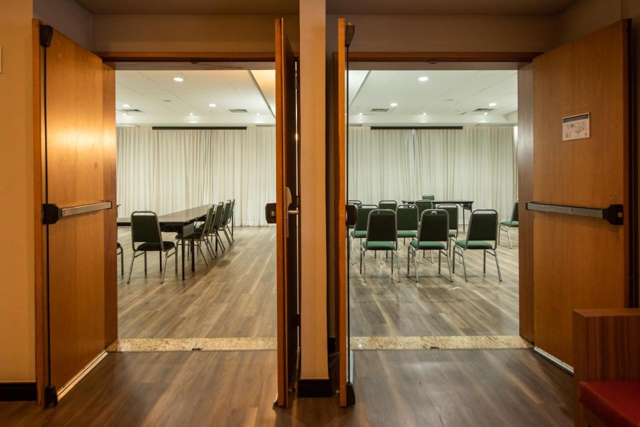Ibis Betim Hotell Exteriör bild